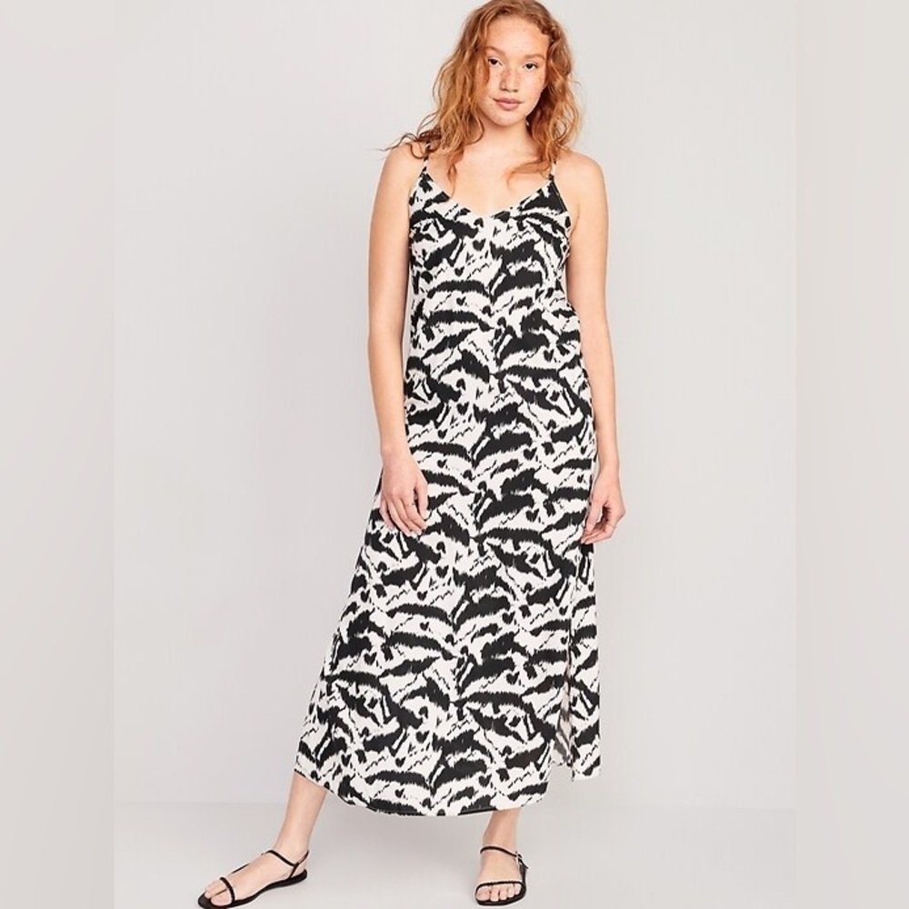 NWT Old Navy Black & White Abstract Floral Slip Maxi Dress | Boho Quiet Luxury❤️